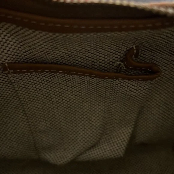 Dooney and Bourke handbag - Picture 7 of 12